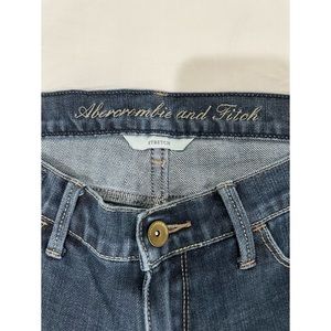 ABERCROMBIE & FITCH MIDRISE JEANS